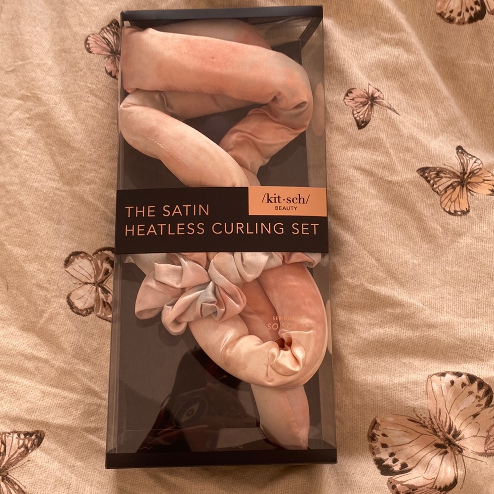 The Satin Heatless Curling Set. New!
